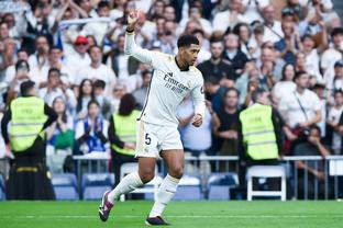 Ronaldo: Napoli sẽ rời sân vì chấn thương đùi trái cần kiểm tra thêm
